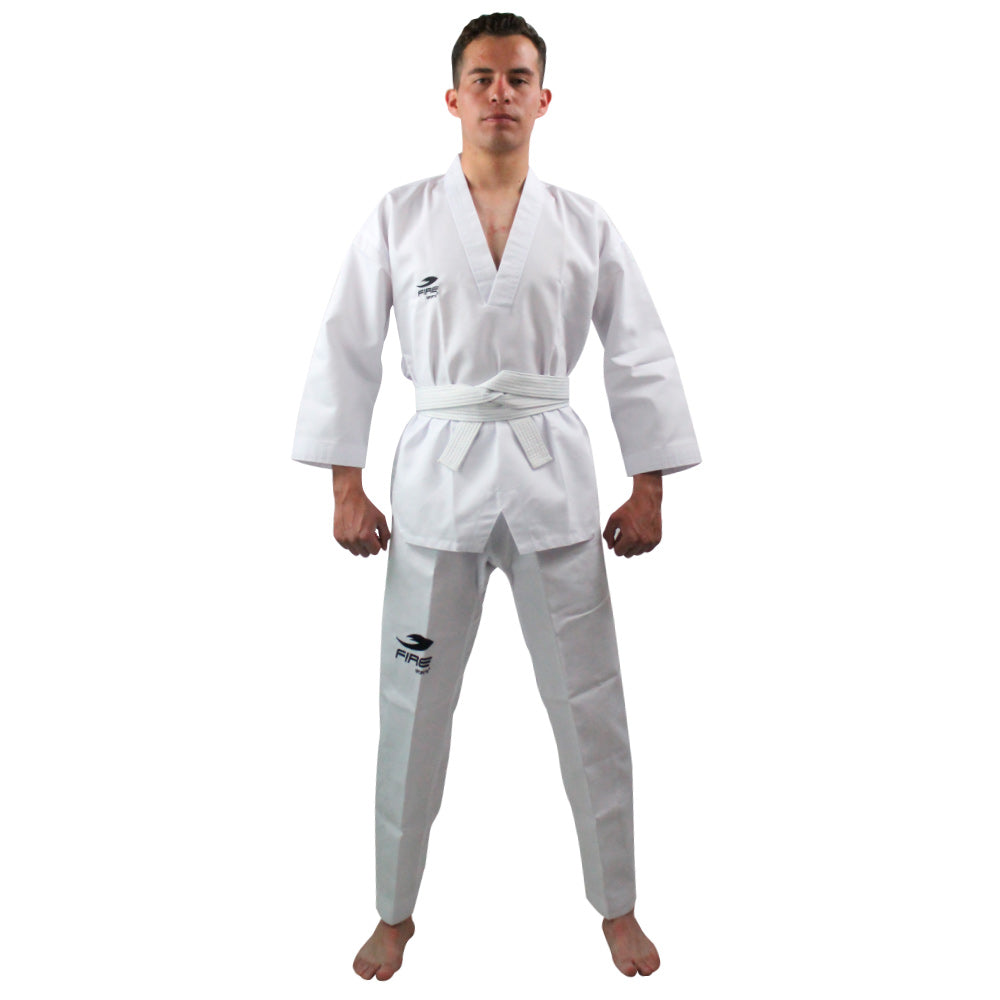 Dobok para tekwondo, incluye cinta blanca.