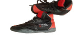 Zapatilla con agujeta rojo  suela negra