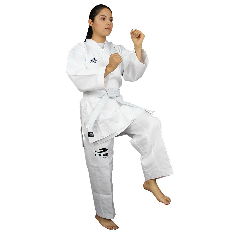 Karategui para entrenamiento, incluye cinta blanca.